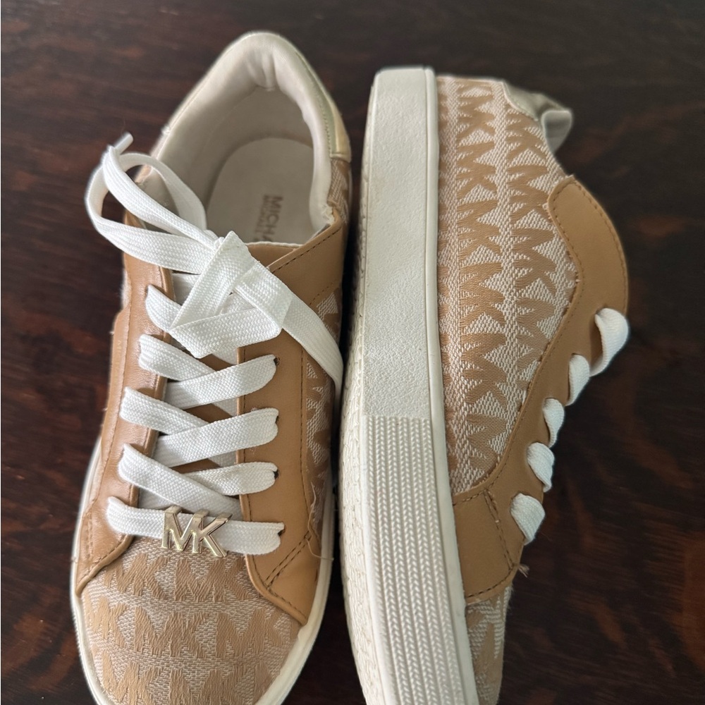 Michael Kors SZ 3 Girls Tennis Shoes Pink White Shoes Like New Athletic Wear